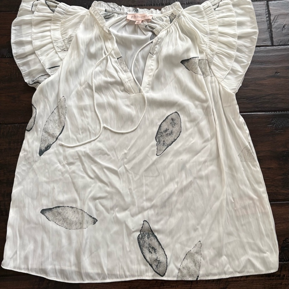 Philosophy White Flutter Sleeve Blouse with Shell Motif